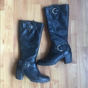 BOC Born Concept Pebbled Leather Side Zip Sz 6.5